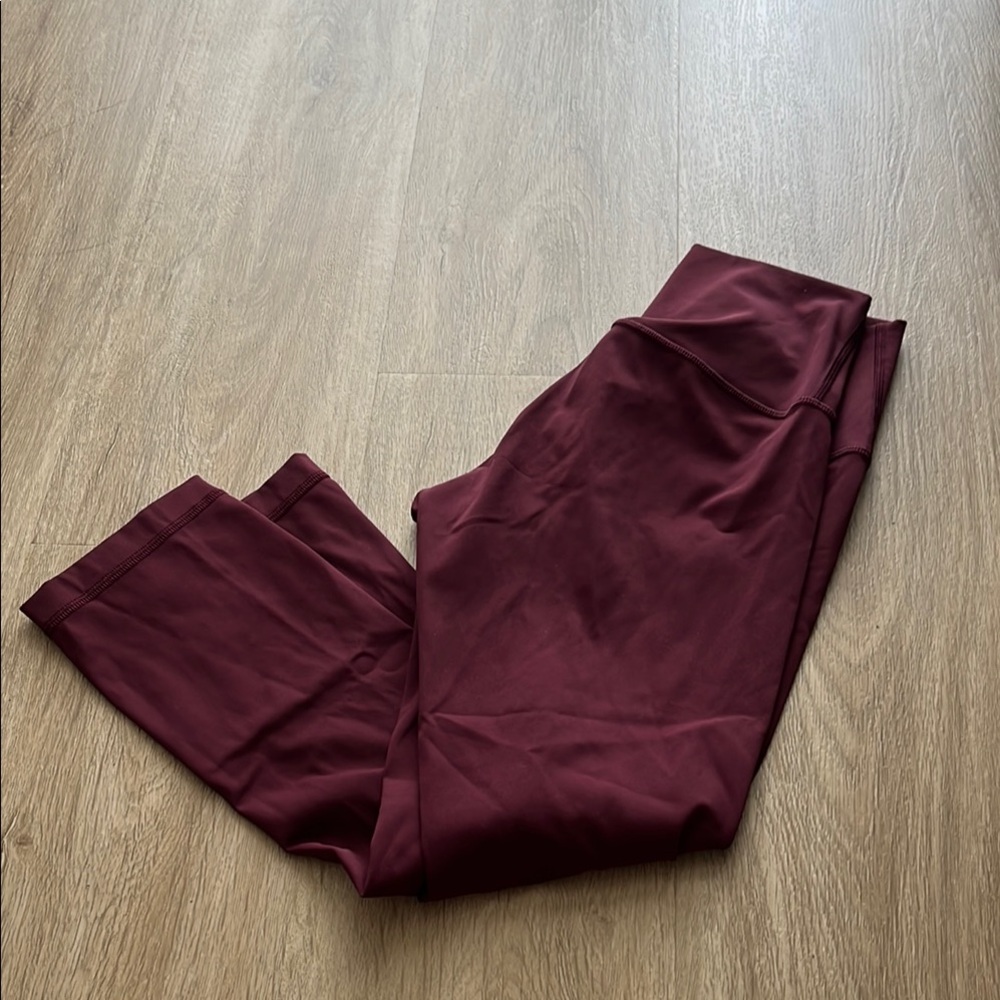Lululemon Burgundy leggings crop